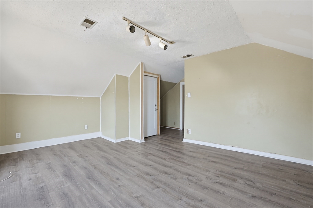 230 Pleasant Street Worcester, MA 01609 - Photo 35 of 41