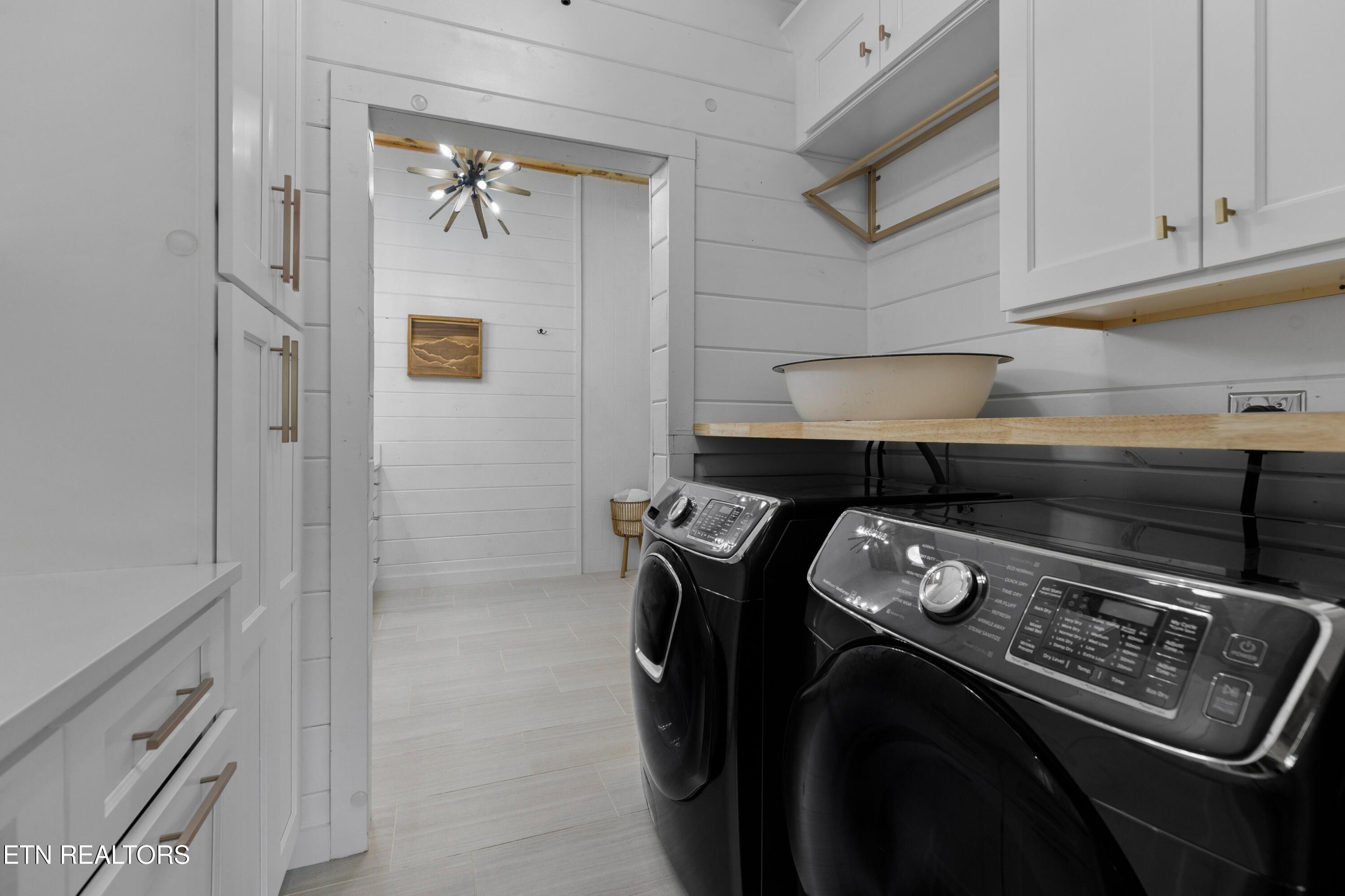 358 Hebron Church Road Jefferson City, TN 37760 - Photo 22 of 51 025- Laundry