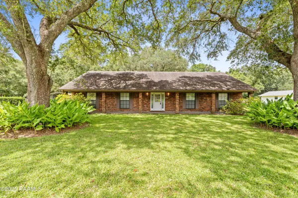 $250,000 | 165 Skylark Lane, Sunset, LA 70584