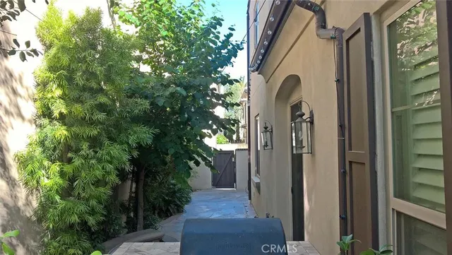 $5,000 | 80 Spanish Lace, Irvine, CA 92620