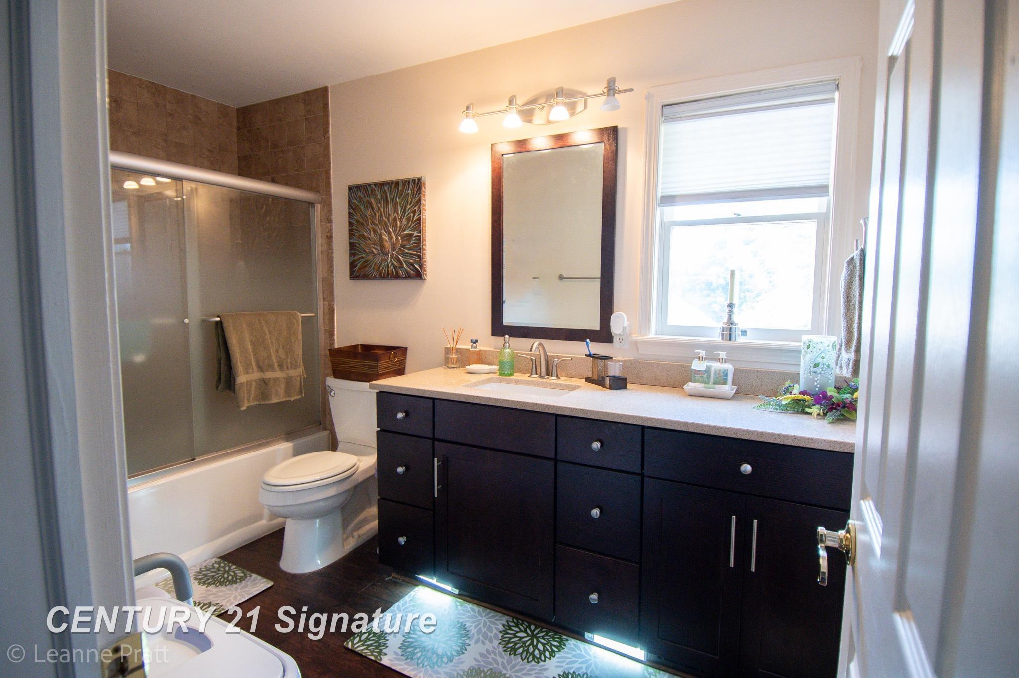 743 East River Road Flushing, MI 48433 - Photo 15 of 26