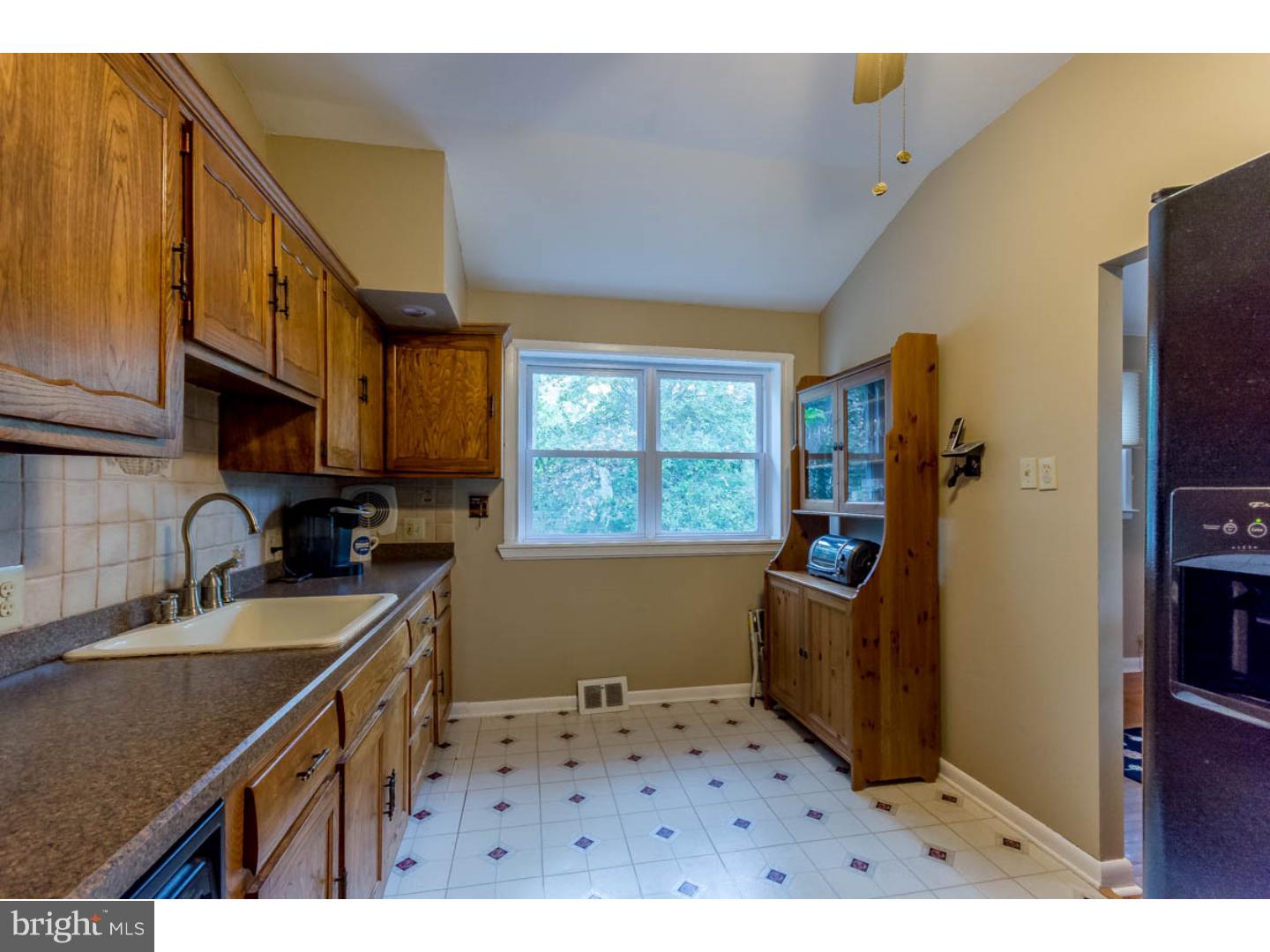 417 Bruce Road Cherry Hill, NJ 08034 - Photo 8 of 25