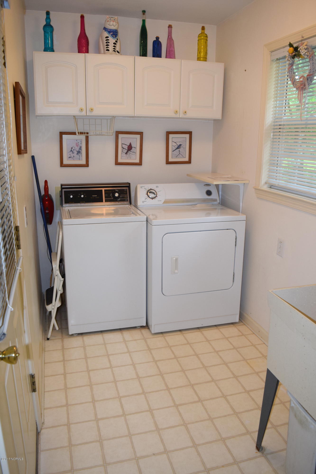 560 Deer Run Road New Bern, NC 28562 - Photo 14 of 19 Laundry Room