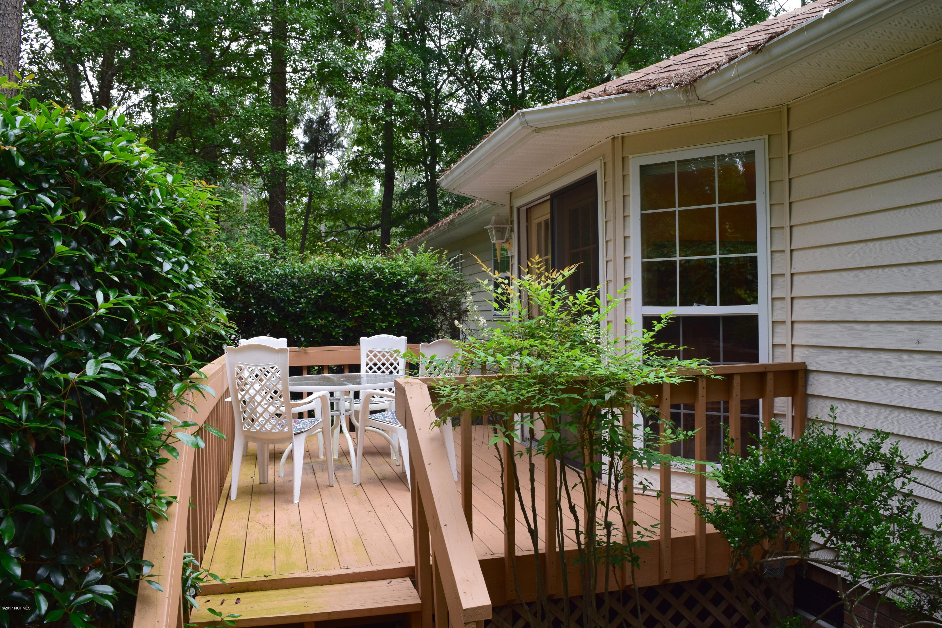 560 Deer Run Road New Bern, NC 28562 - Photo 16 of 19 Relaxing Back Deck