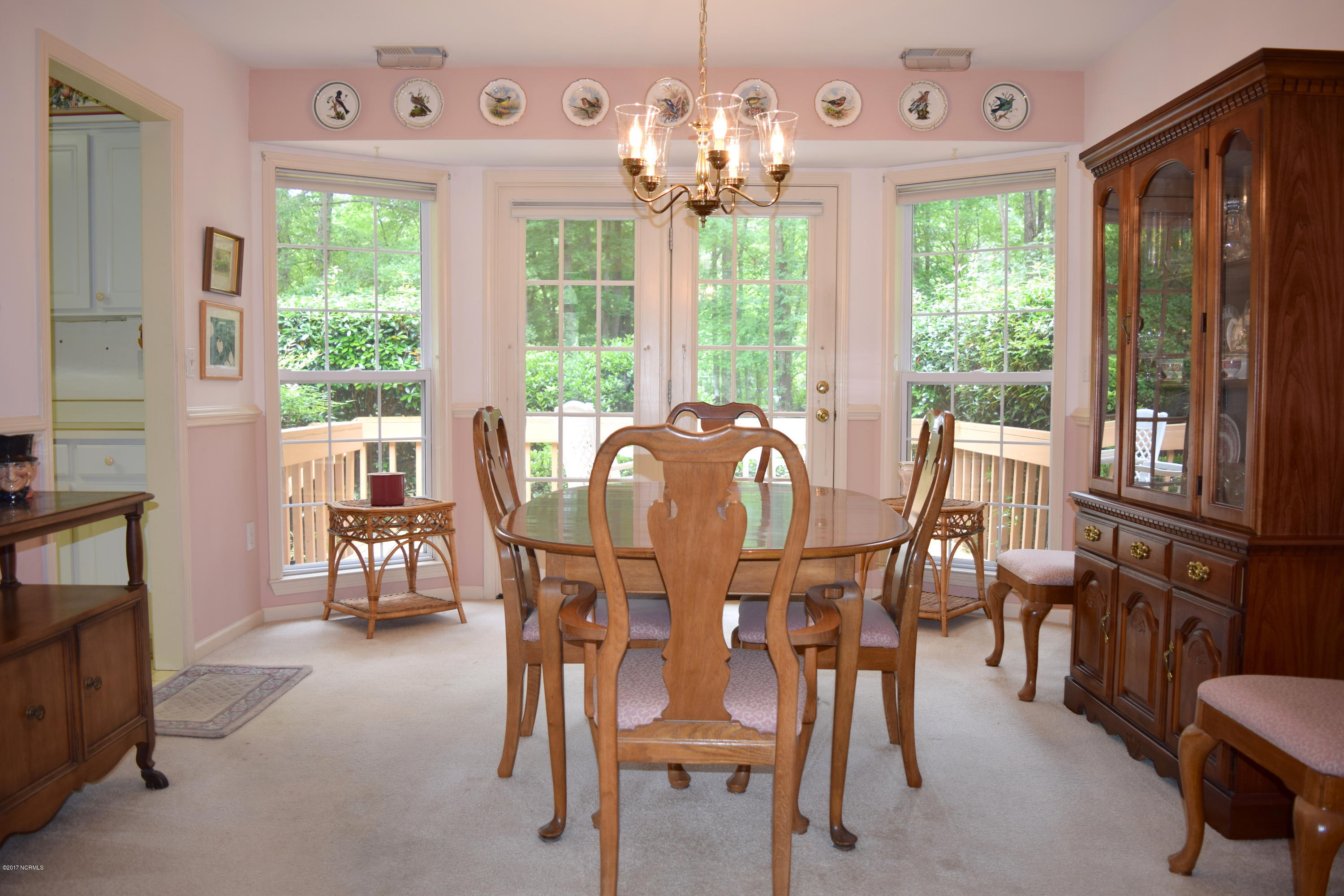 560 Deer Run Road New Bern, NC 28562 - Photo 4 of 19 Formal Dining Room