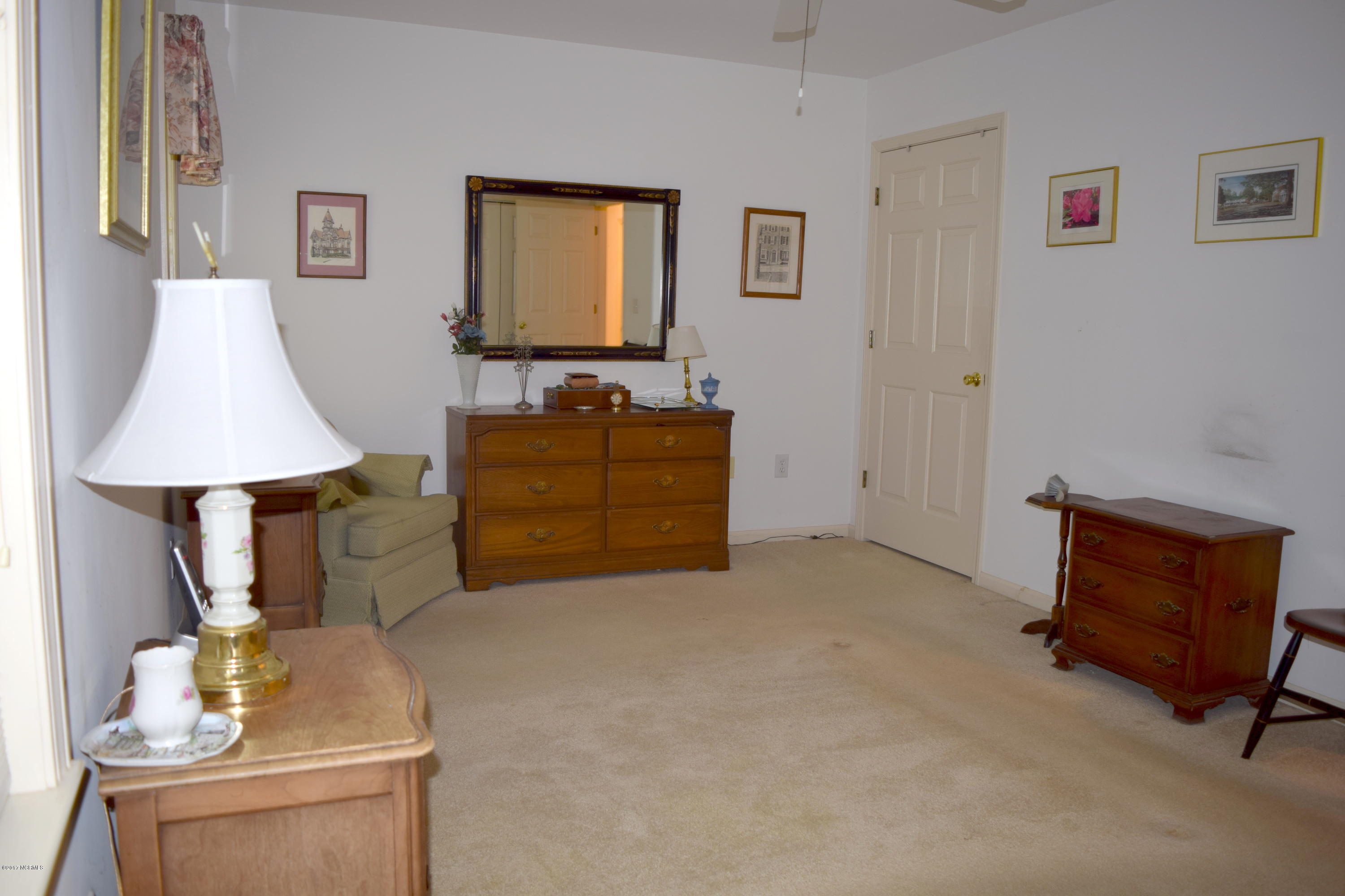 560 Deer Run Road New Bern, NC 28562 - Photo 8 of 19 Family Room