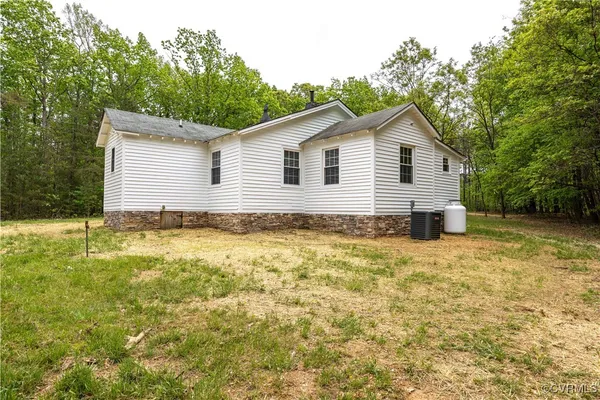 $200,000 | 385 Horsley Lane, Gladstone, VA 24553