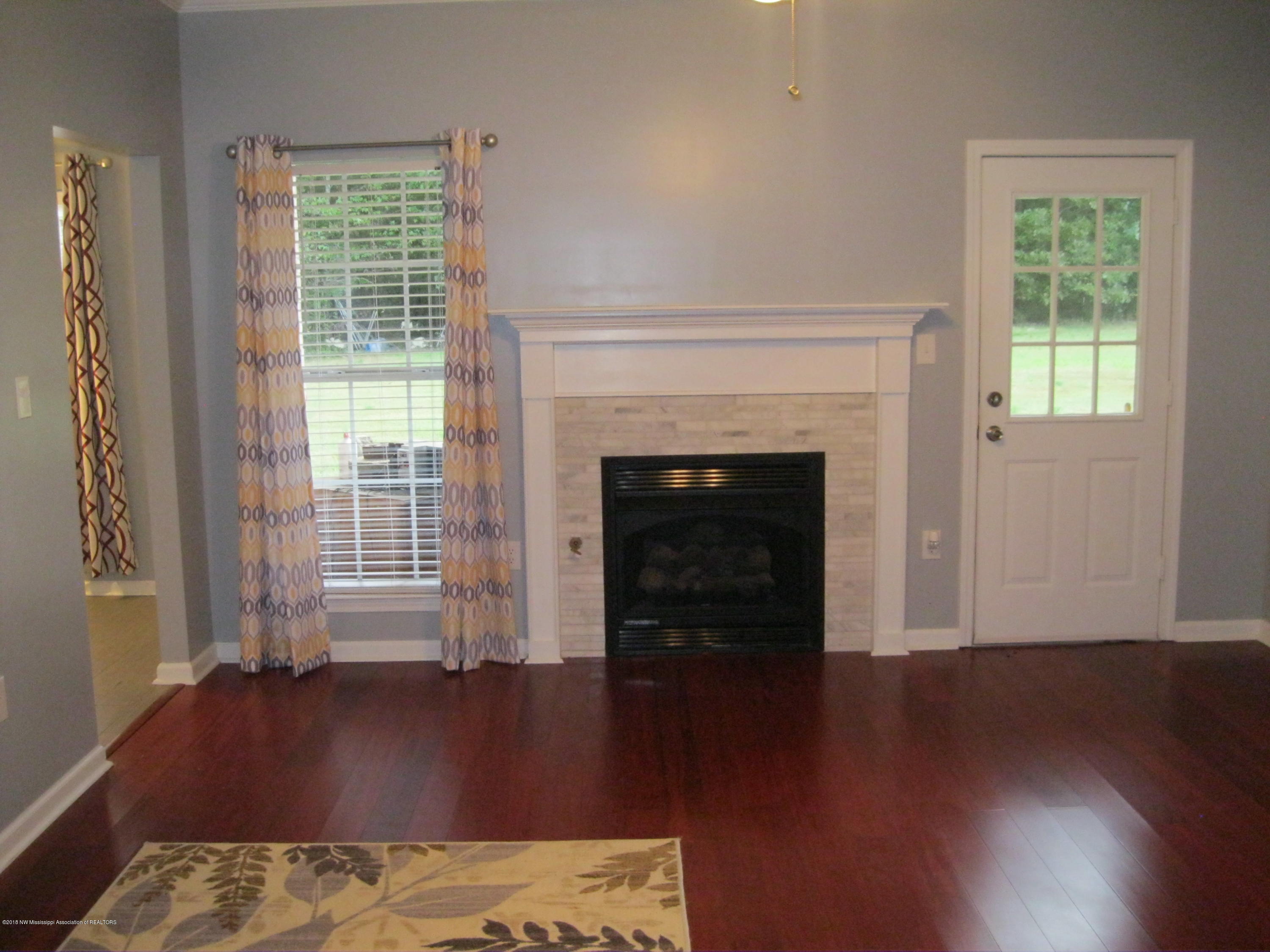 2042 Bubba Taylor Road Byhalia, MS 38611 - Photo 5 of 21 Gas fireplace