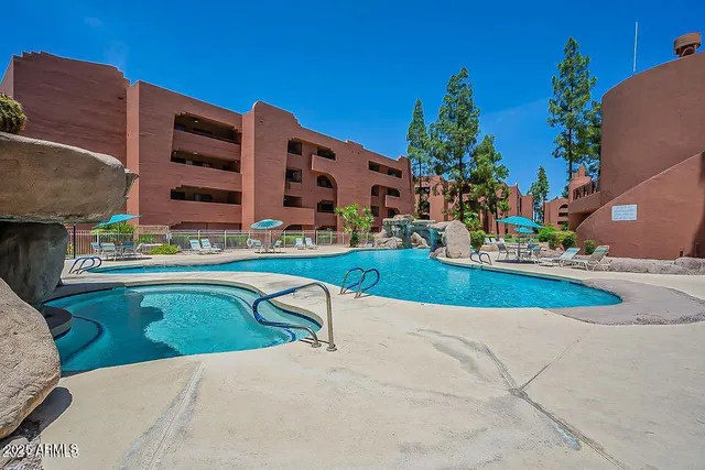 $1,600 | 12212 North Paradise Village Parkway West, Unit 316, Phoenix, AZ 85032