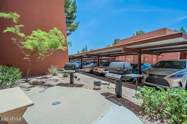 $1,600 | 12212 North Paradise Village Parkway West, Unit 316, Phoenix, AZ 85032