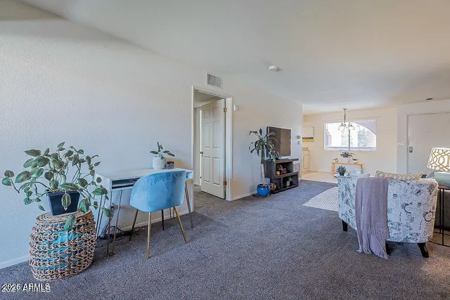 $1,600 | 12212 North Paradise Village Parkway West, Unit 316, Phoenix, AZ 85032