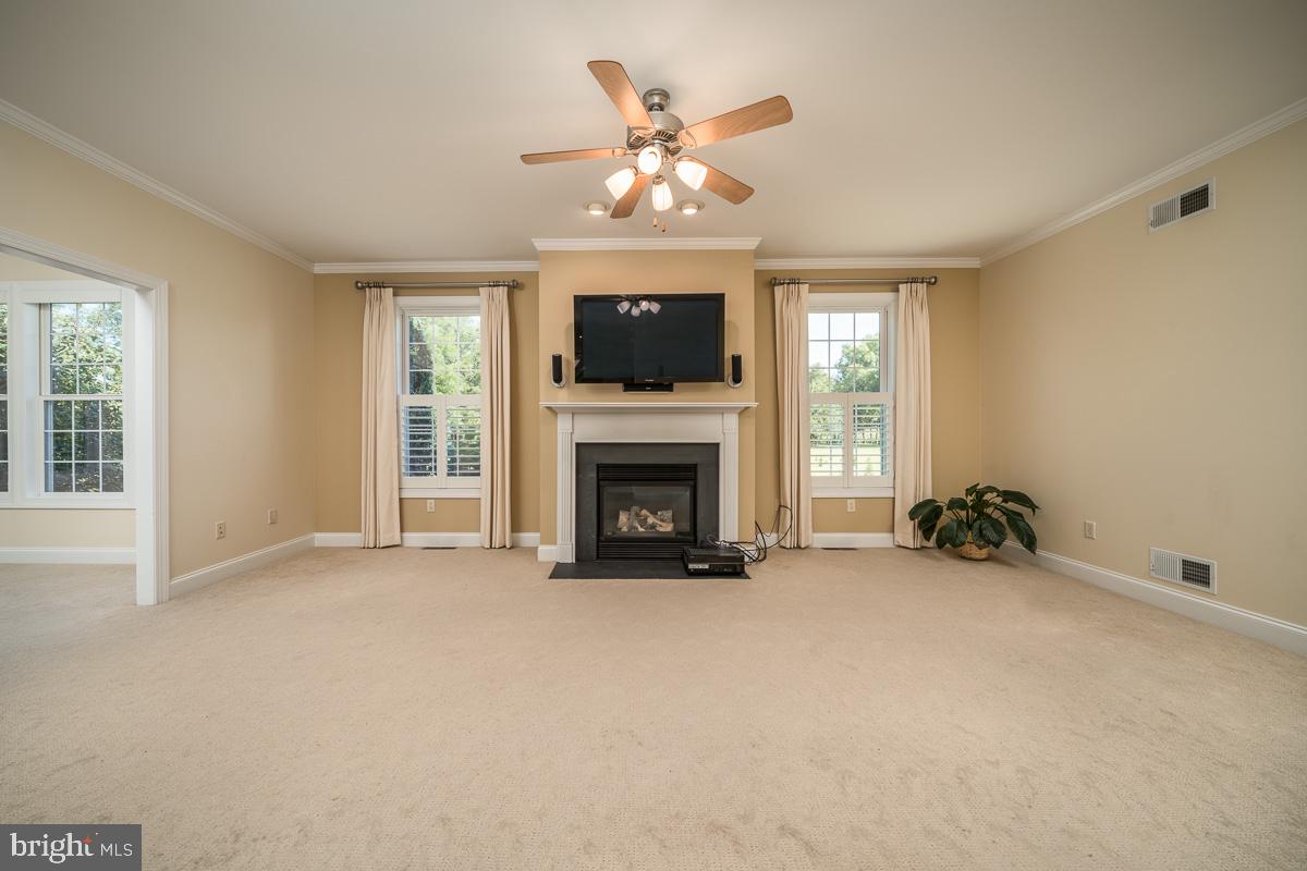 246 Middle Spring Road Shippensburg, PA 17257 - Photo 13 of 30 family room