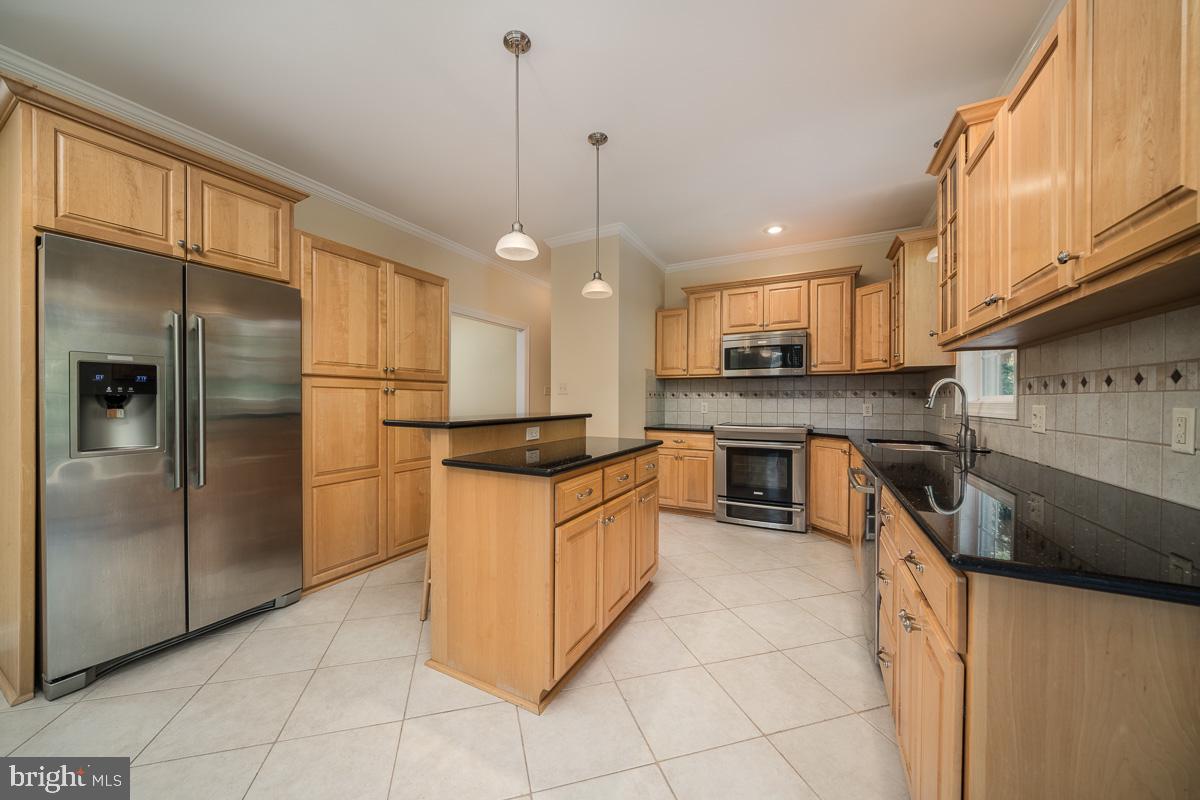 246 Middle Spring Road Shippensburg, PA 17257 - Photo 16 of 30 kitchen