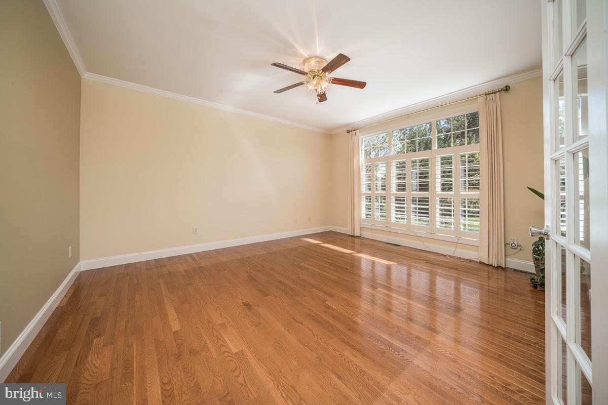 246 Middle Spring Road Shippensburg, PA 17257 - Photo 22 of 30 living room