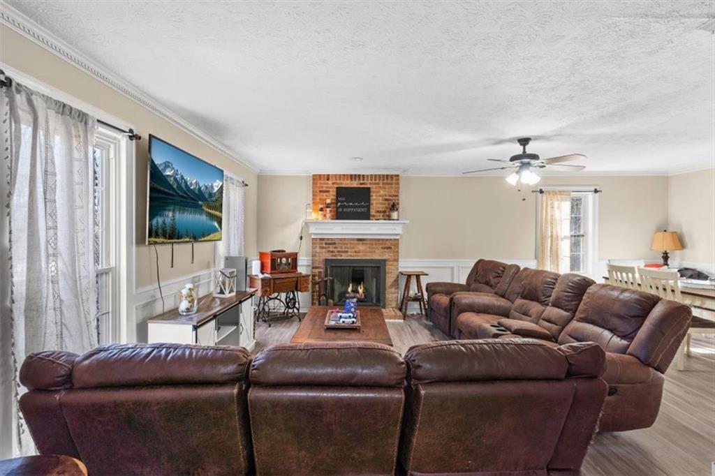 346 Pickett's Crossing Acworth, GA 30101 - Photo 6 of 43