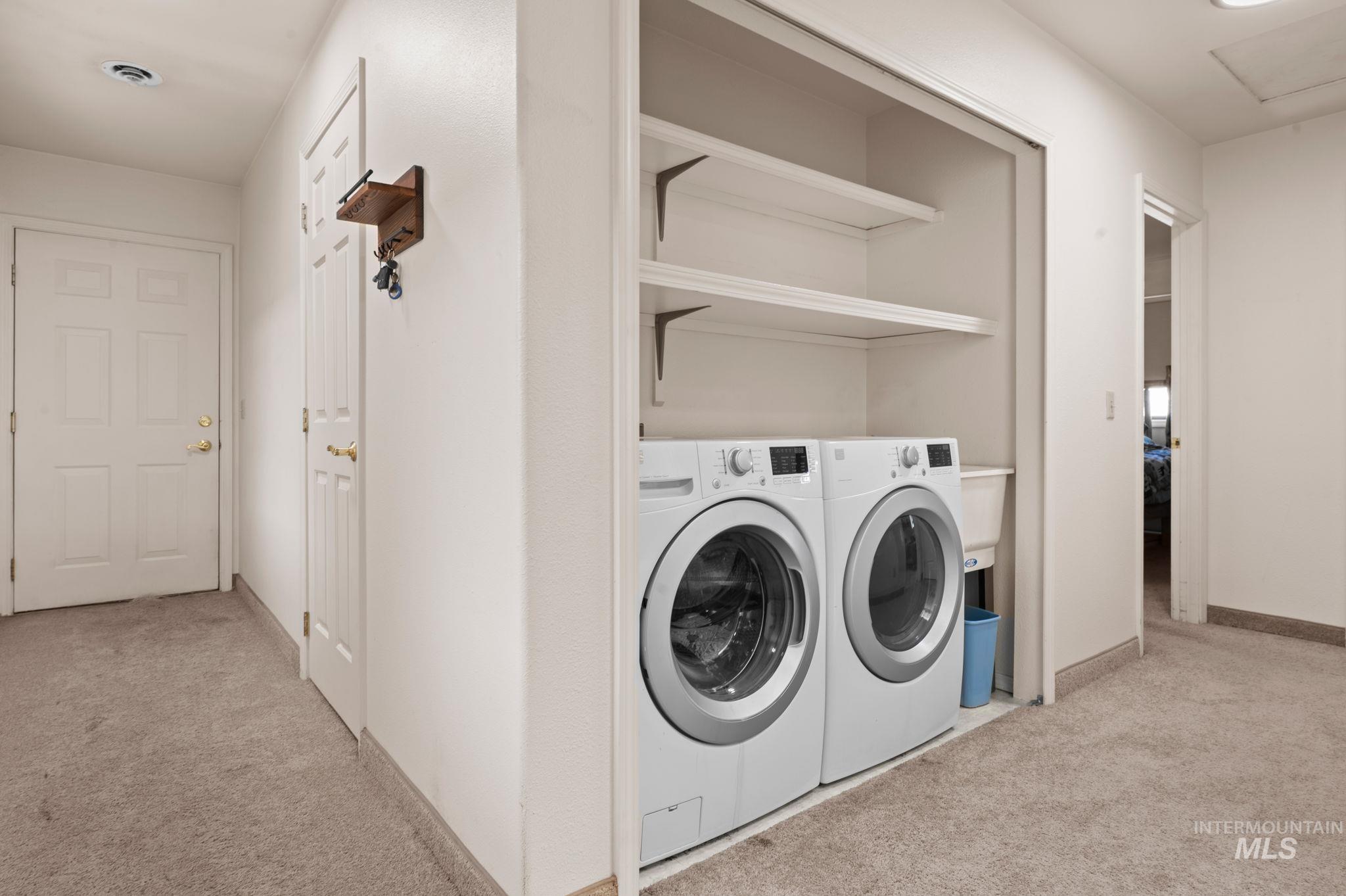 1443 29th Street Lewiston, ID 83501 - Photo 25 of 26 Laundry in hallway