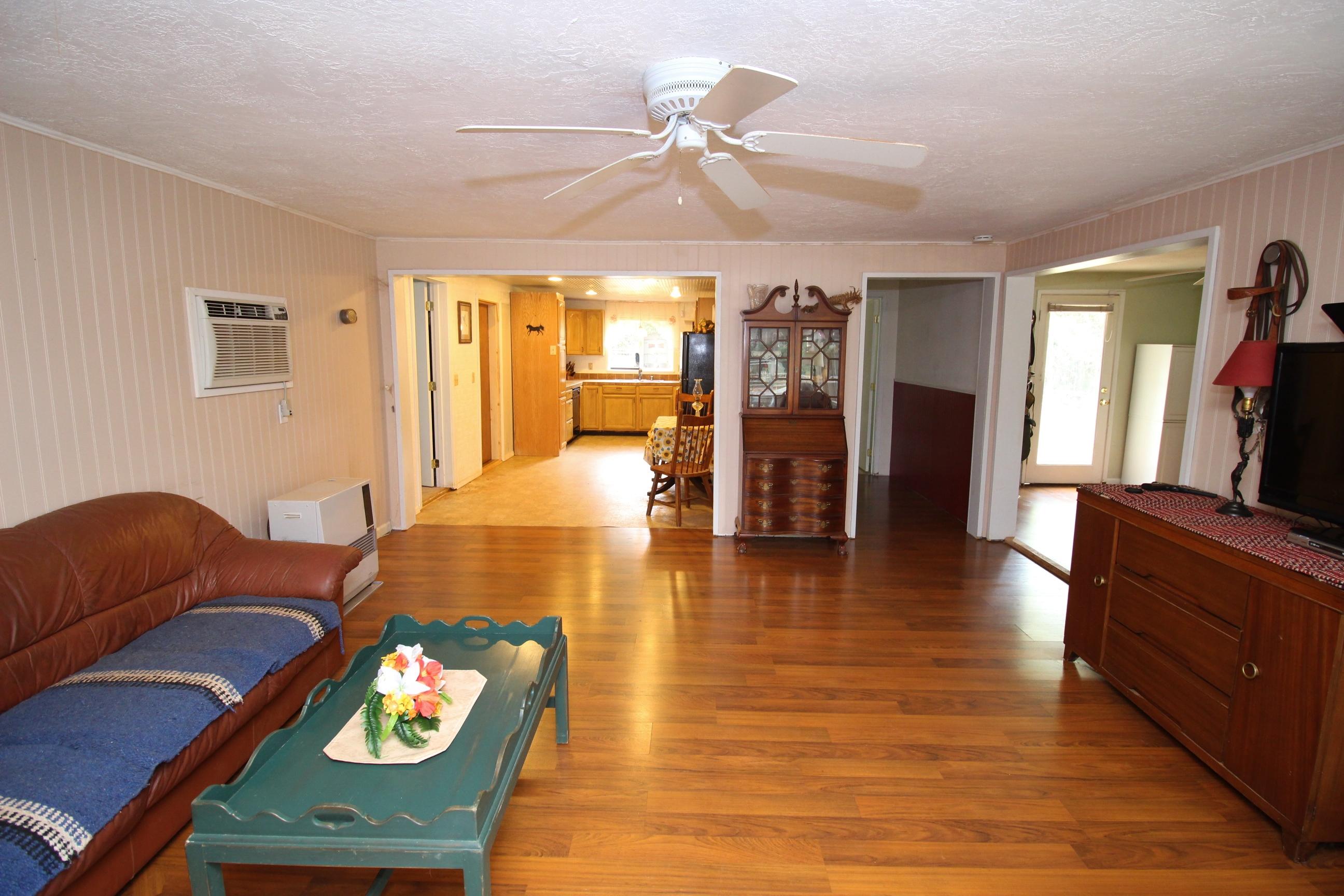 260 Draper Valley Road Selma, OR 97538 - Photo 4 of 21 02