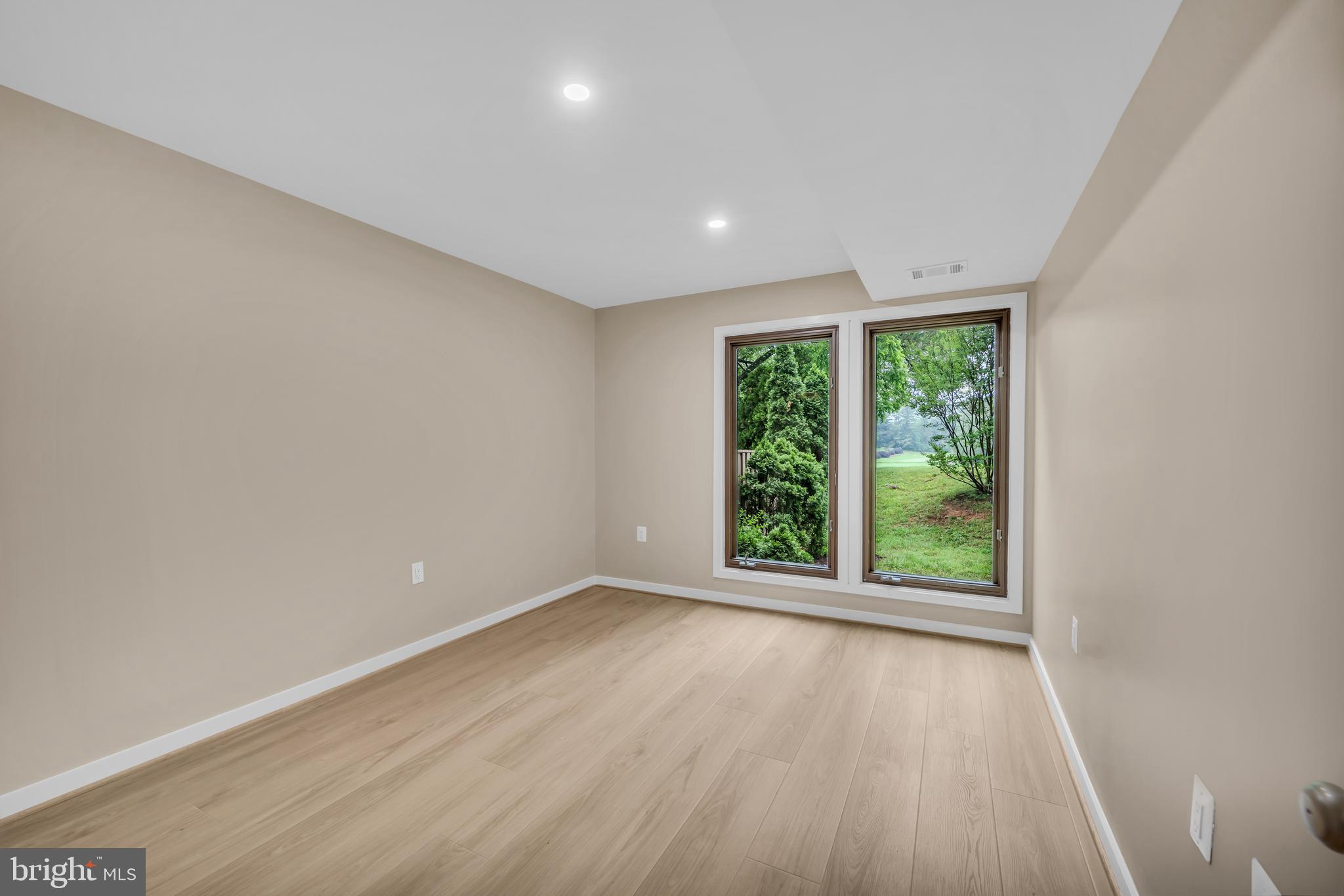 1806 North Shore Court Reston, VA 20190 - Photo 43 of 58 Bedroom 4 on lower level