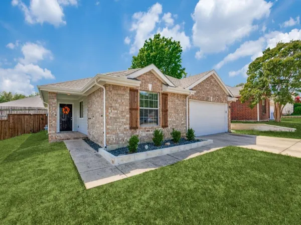 $2,300 | 1305 Greenbriar Lane, McKinney, TX 75069