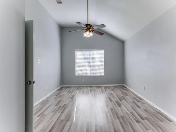 $2,300 | 1305 Greenbriar Lane, McKinney, TX 75069