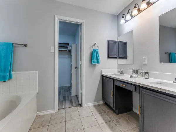 $2,300 | 1305 Greenbriar Lane, McKinney, TX 75069