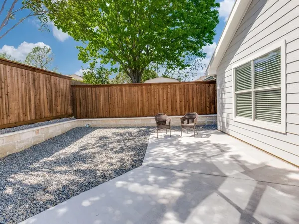 $2,300 | 1305 Greenbriar Lane, McKinney, TX 75069