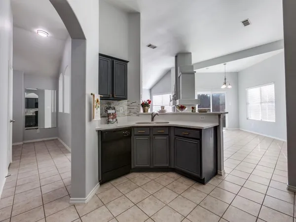 $2,375 | 1305 Greenbriar Lane, McKinney, TX 75069