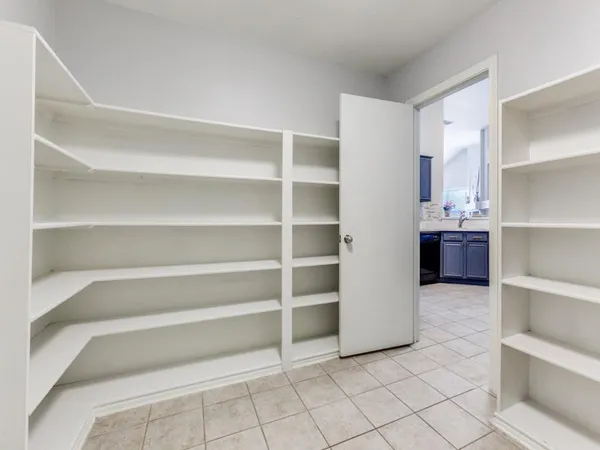 $2,300 | 1305 Greenbriar Lane, McKinney, TX 75069