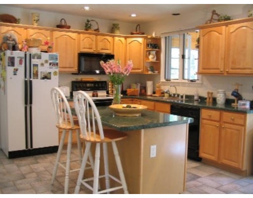 3 Castle Road Norfolk, MA 02056 - Photo 3 of 6 Gallery Image 3