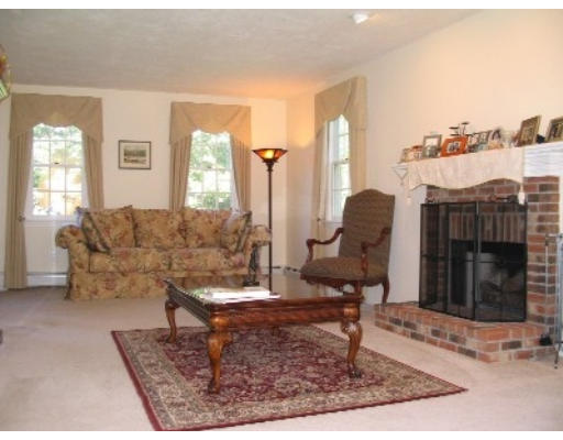 3 Castle Road Norfolk, MA 02056 - Photo 4 of 6 Gallery Image 4