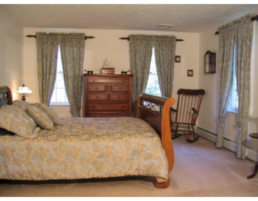 3 Castle Road Norfolk, MA 02056 - Photo 5 of 6 Gallery Image 5