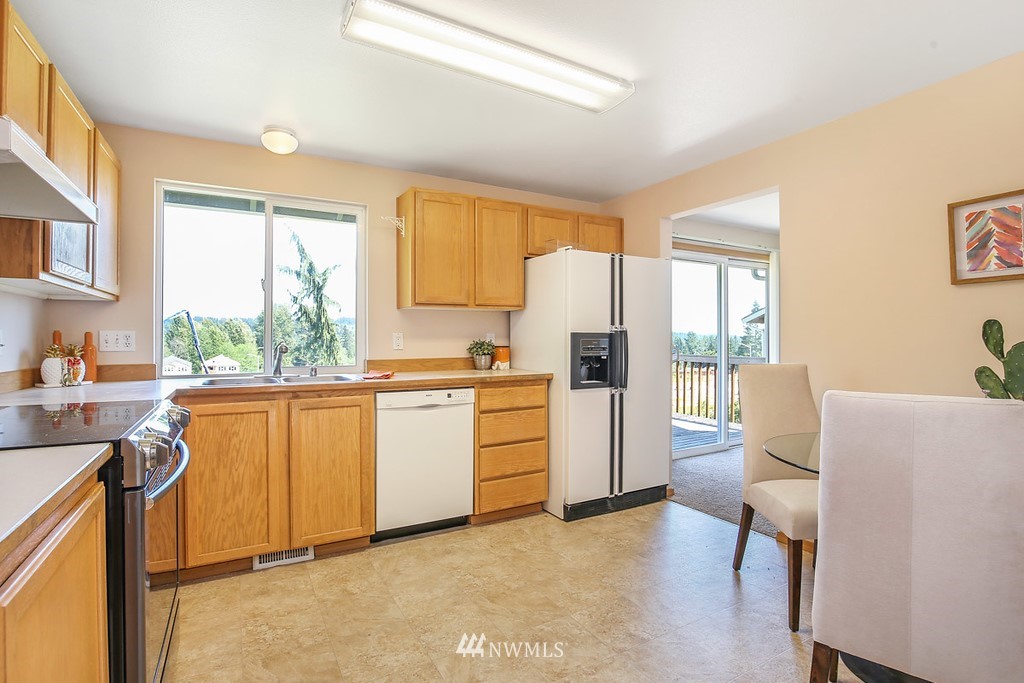 19719 10th Drive Southeast Bothell, WA 98012 - Photo 5 of 17