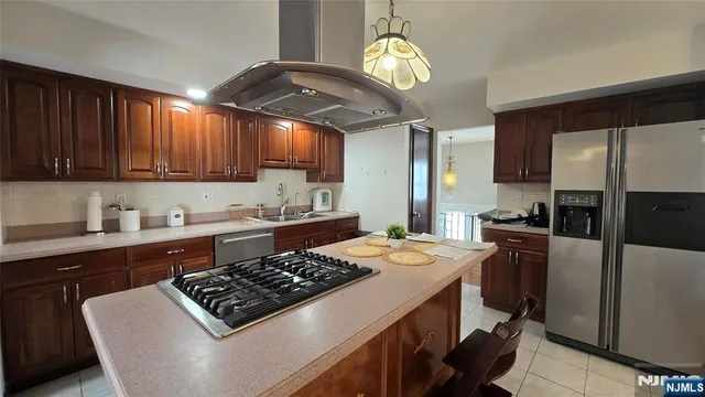 $1,100,000 | 101 Glen Avenue, Paramus, NJ 07652