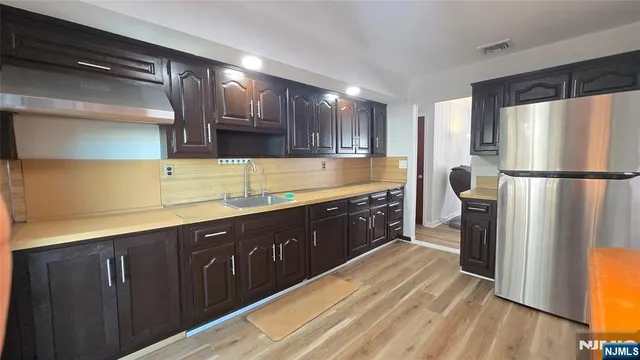 $1,100,000 | 101 Glen Avenue, Paramus, NJ 07652