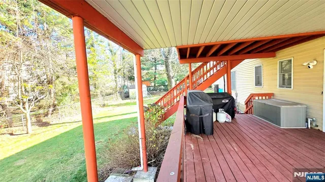 $1,100,000 | 101 Glen Avenue, Paramus, NJ 07652