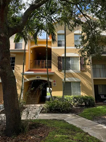 $2,100 | 4151 San Marino Boulevard, Unit 308, West Palm Beach, FL 33409