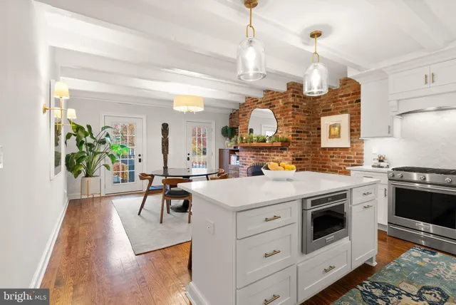 $7,200 | 312 North Pitt Street, Alexandria, VA 22314