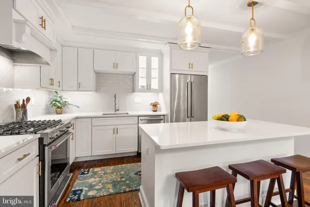 $7,200 | 312 North Pitt Street, Alexandria, VA 22314