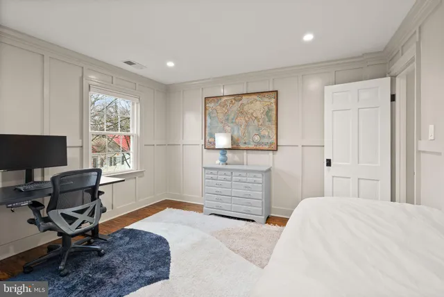 $7,200 | 312 North Pitt Street, Alexandria, VA 22314