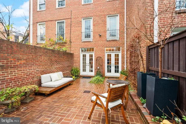 $7,200 | 312 North Pitt Street, Alexandria, VA 22314