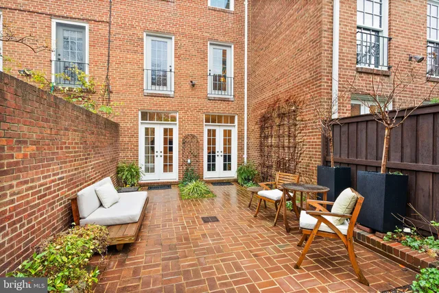 $7,200 | 312 North Pitt Street, Alexandria, VA 22314