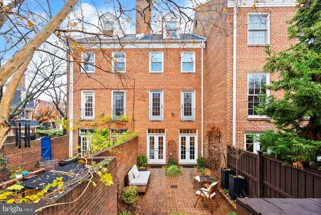 $7,200 | 312 North Pitt Street, Alexandria, VA 22314