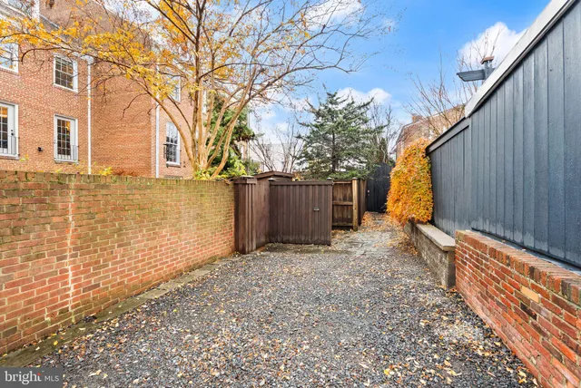 $7,200 | 312 North Pitt Street, Alexandria, VA 22314