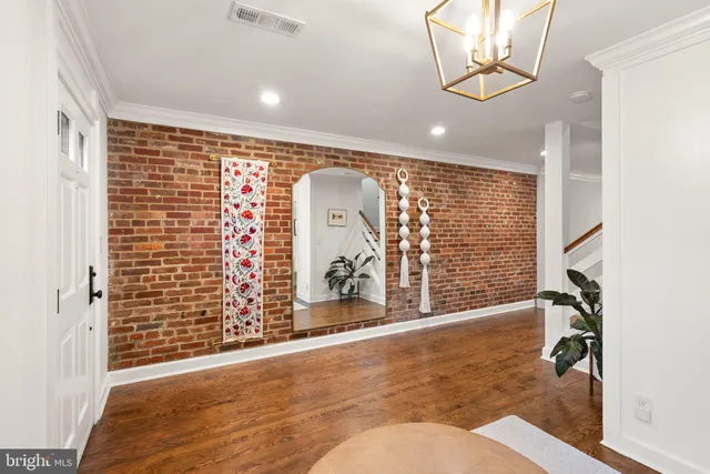 $7,200 | 312 North Pitt Street, Alexandria, VA 22314