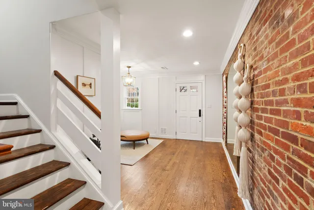 $7,200 | 312 North Pitt Street, Alexandria, VA 22314