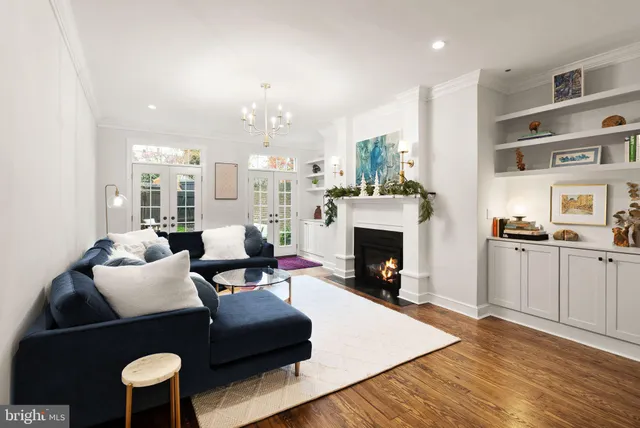 $7,200 | 312 North Pitt Street, Alexandria, VA 22314