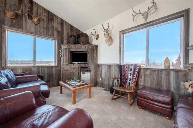 $2,600,000 | 2832 County Road 20, Longmont, CO 80504