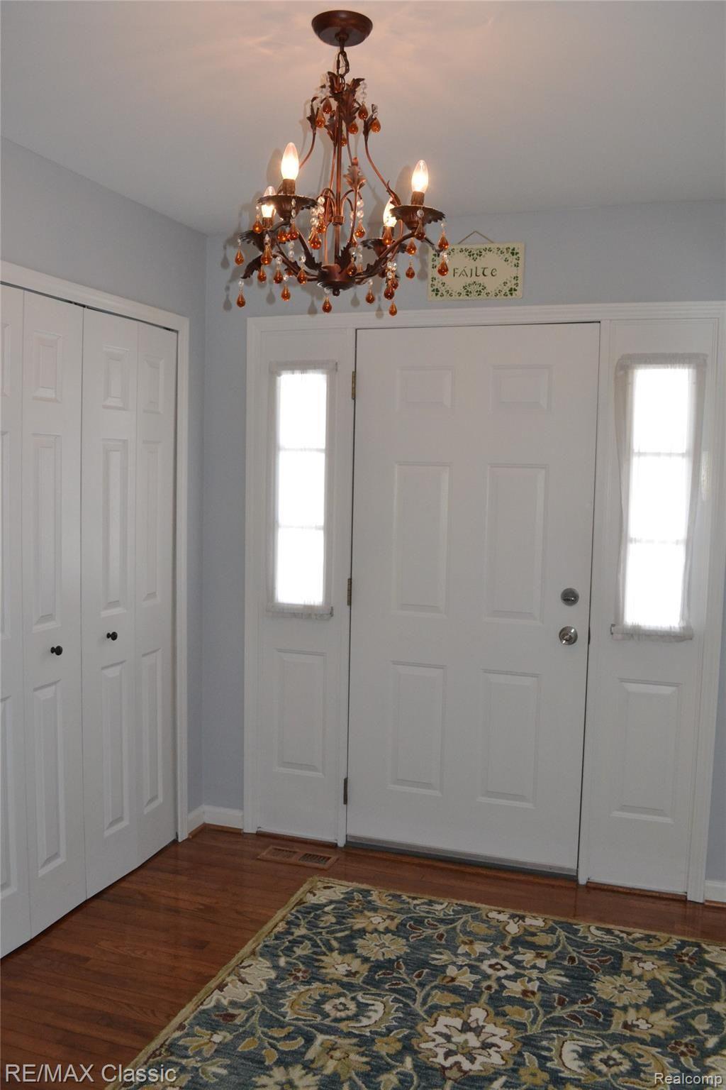 4350 Ravinewood Drive Commerce Township, MI 48382 - Photo 4 of 31 Foyer