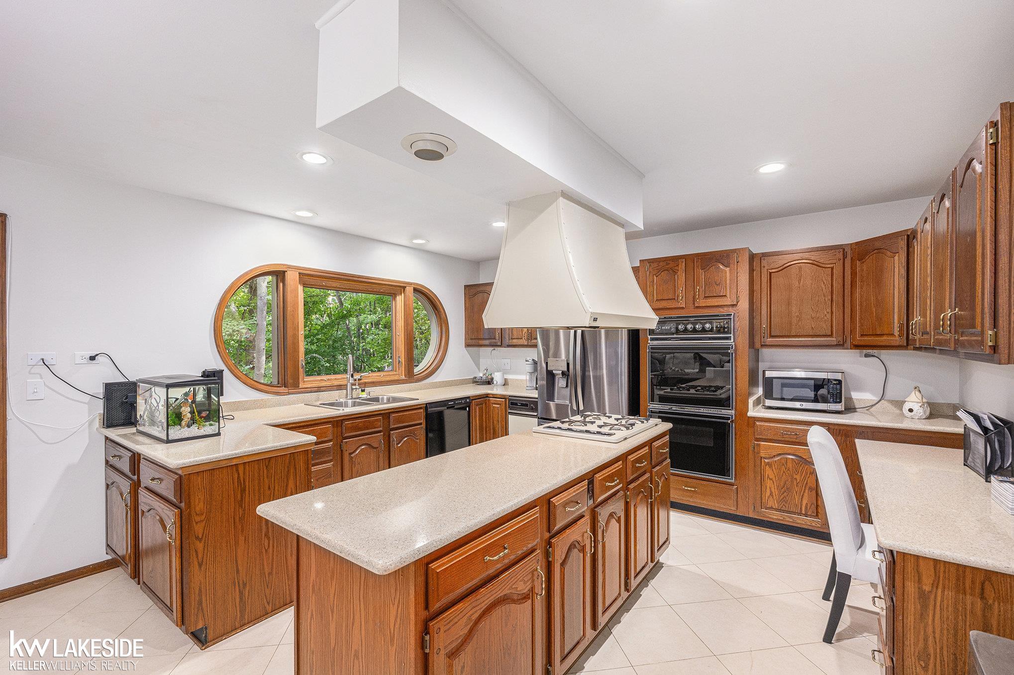 1601 Lakeville Road Leonard, MI 48367 - Photo 11 of 34 50153580-df803870-8880-4313-8fc7-7a27b0f05745.JPG