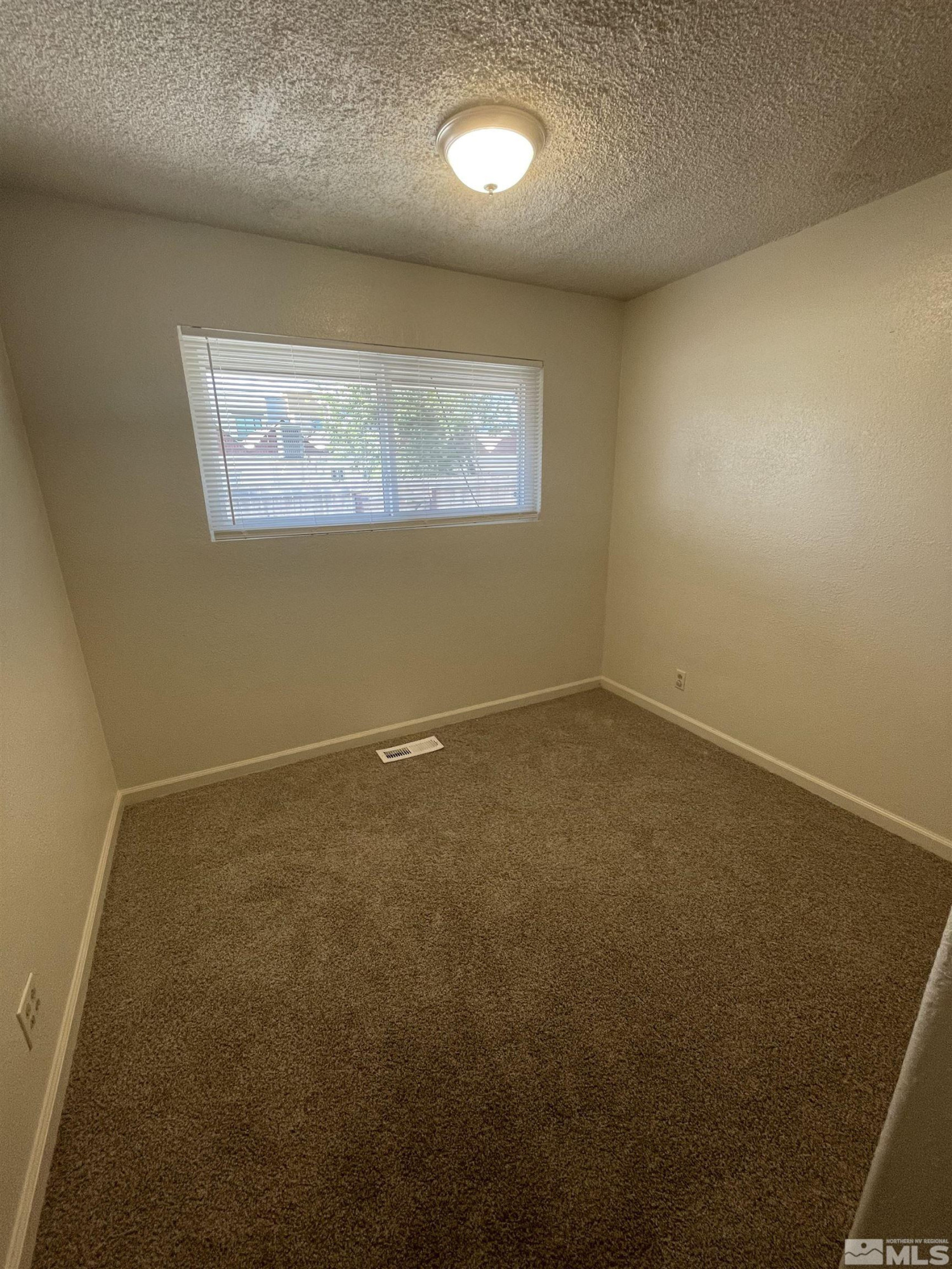 42 Caliente Street Reno, NV 89509 - Photo 10 of 14 Photo 10